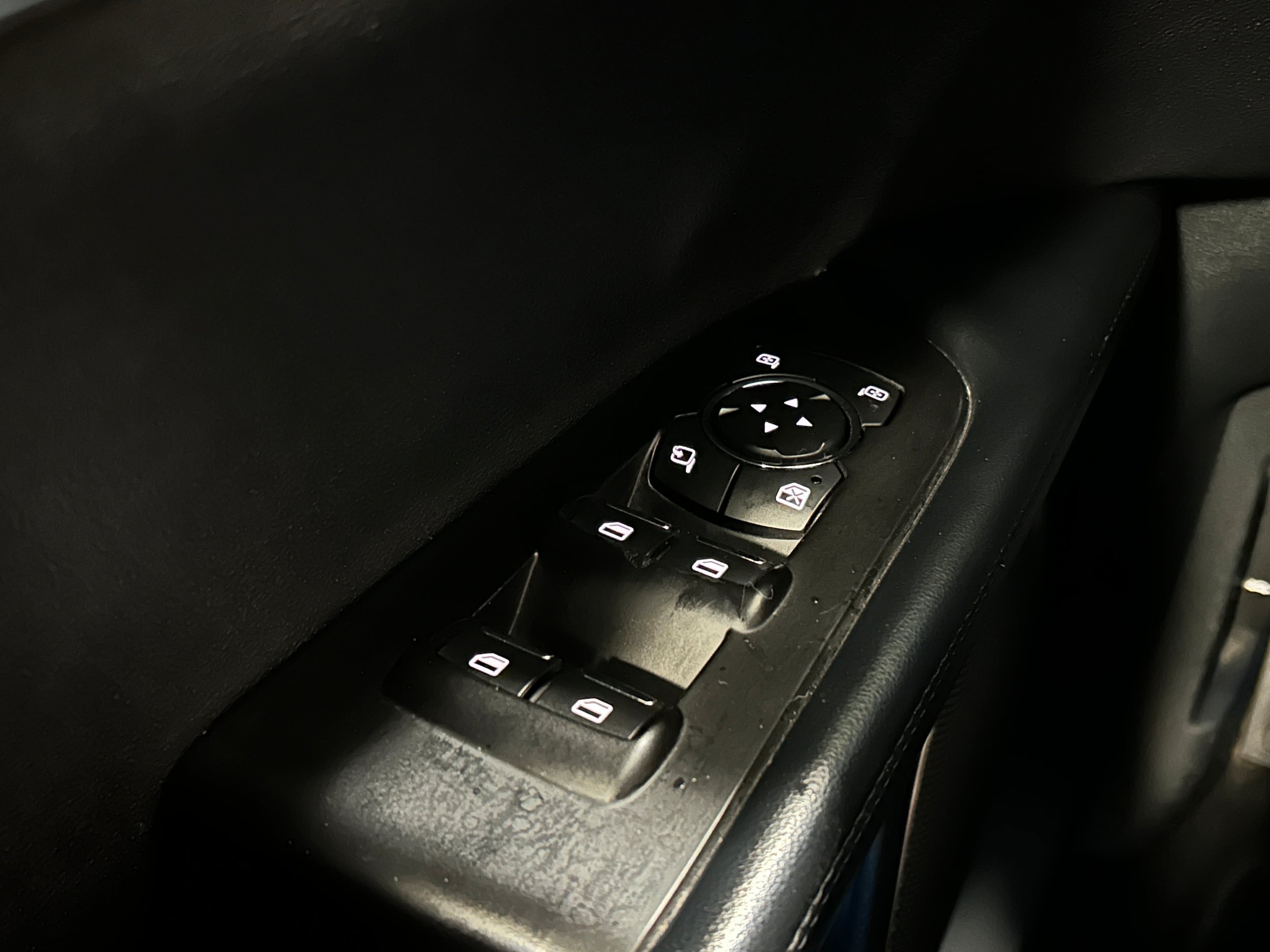 Used 2019 Lincoln Nautilus Select AWD/4WD image 18
