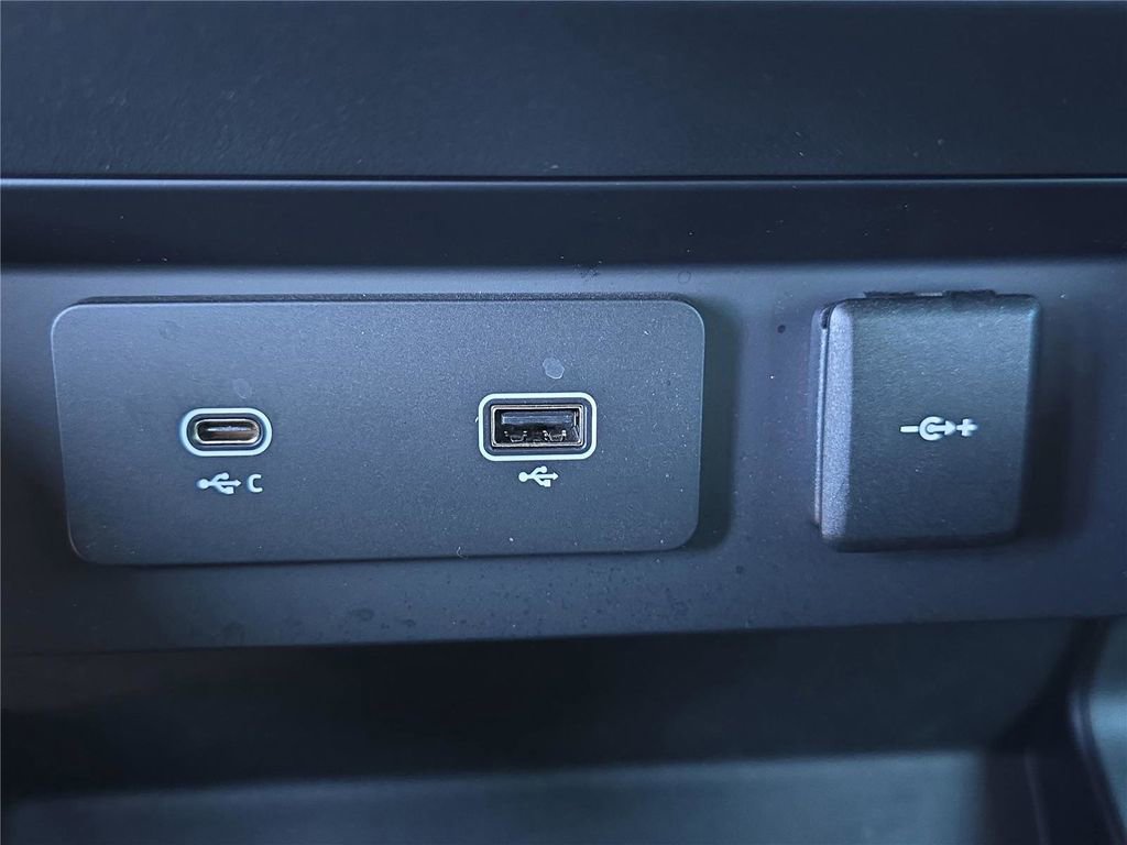 Used 2021 Land Rover Defender 110 X image 21