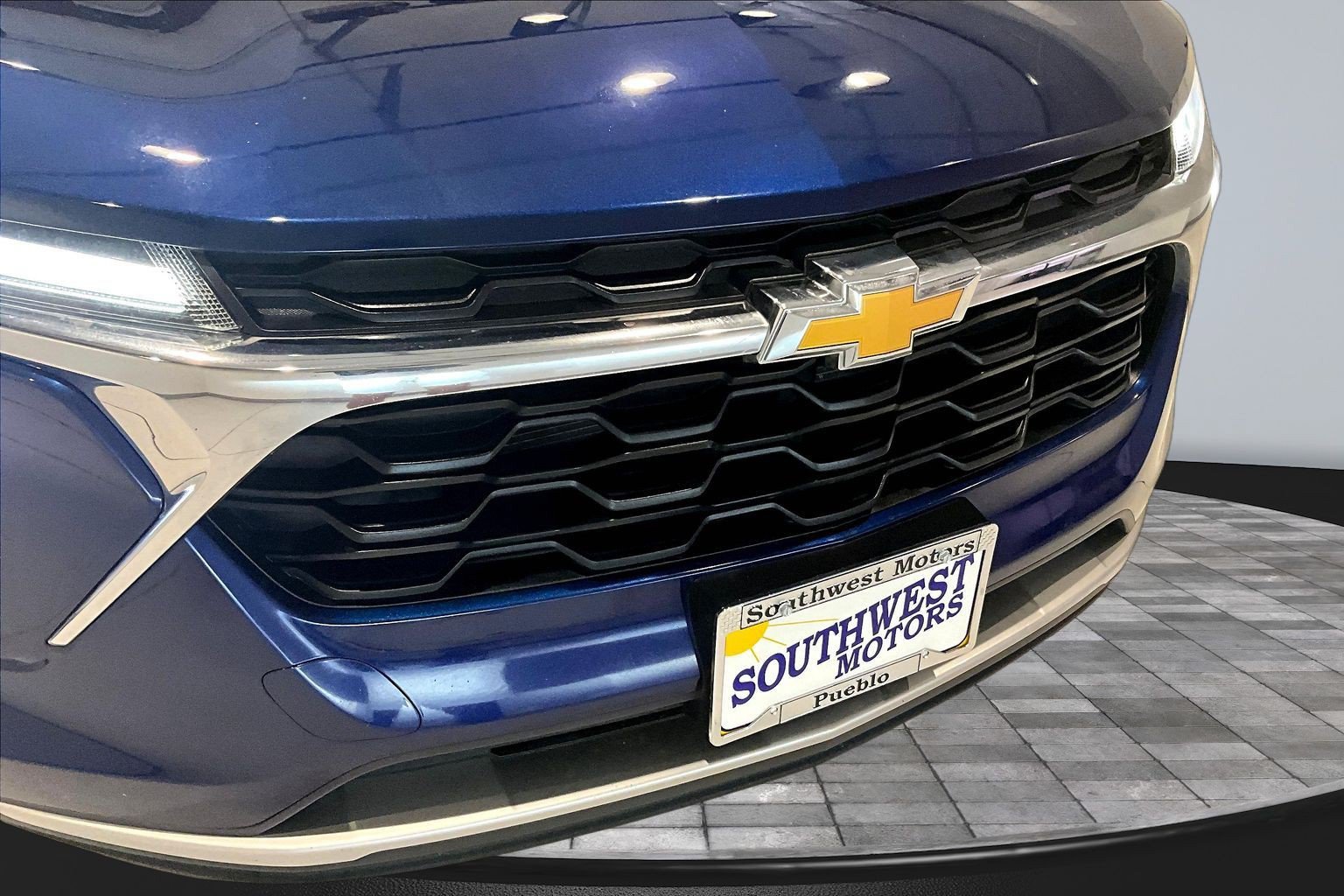 Used 2024 Chevrolet Trax LT w/ Driver Confidence Package FWD image 32