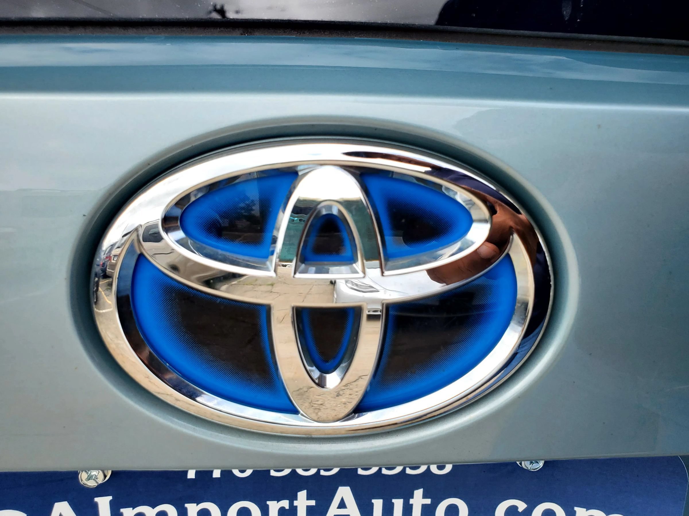 Used 2017 Toyota Prius Three w/ Carpet Mat Package FWD image 14