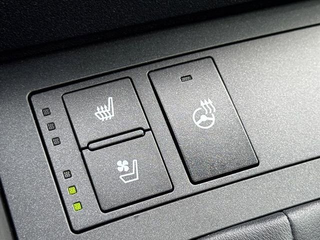 Used 2023 Lexus IS 350 F Sport w/ Navigation Package RWD image 21