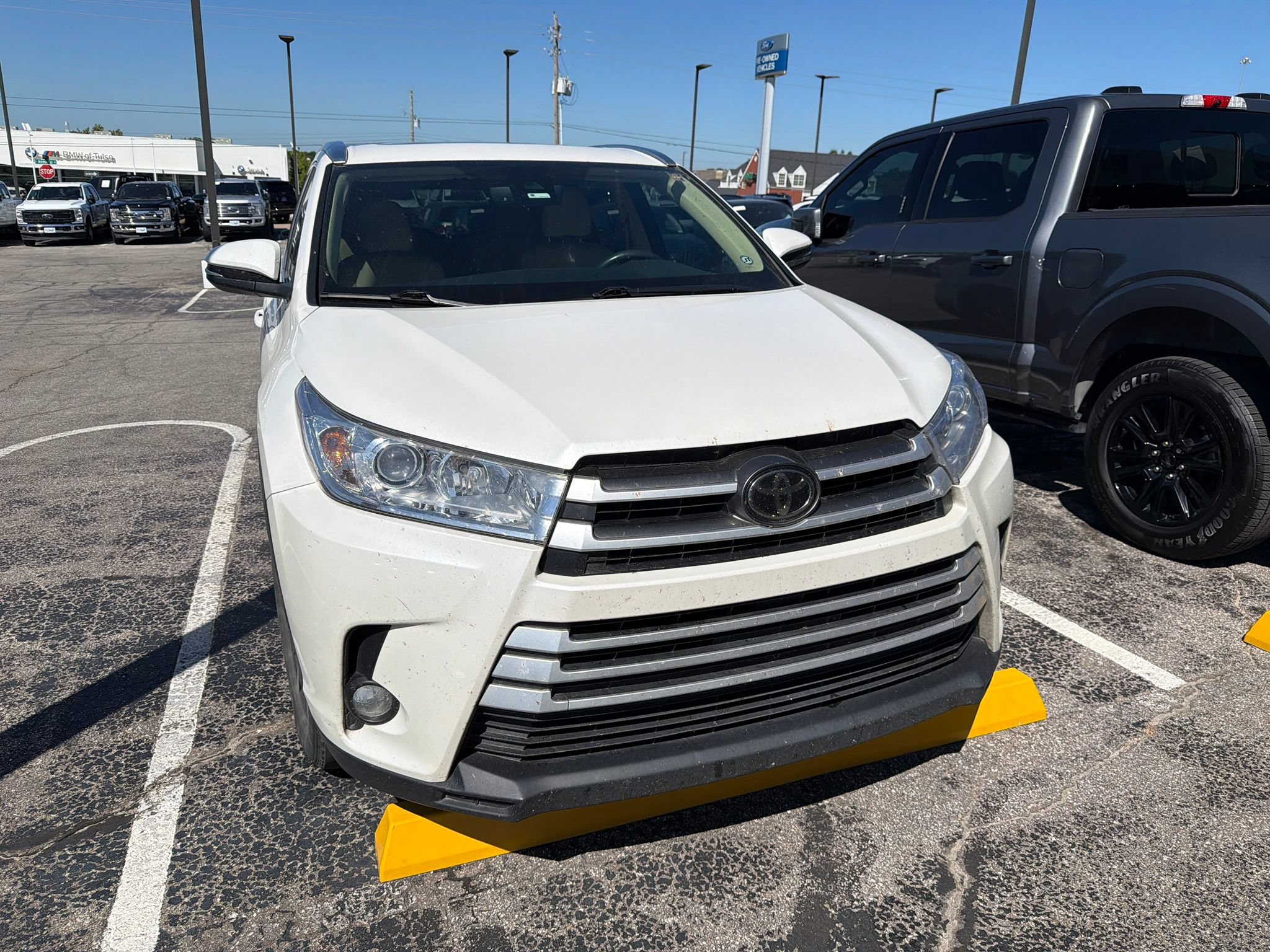 Used 2017 Toyota Highlander XLE FWD image 5