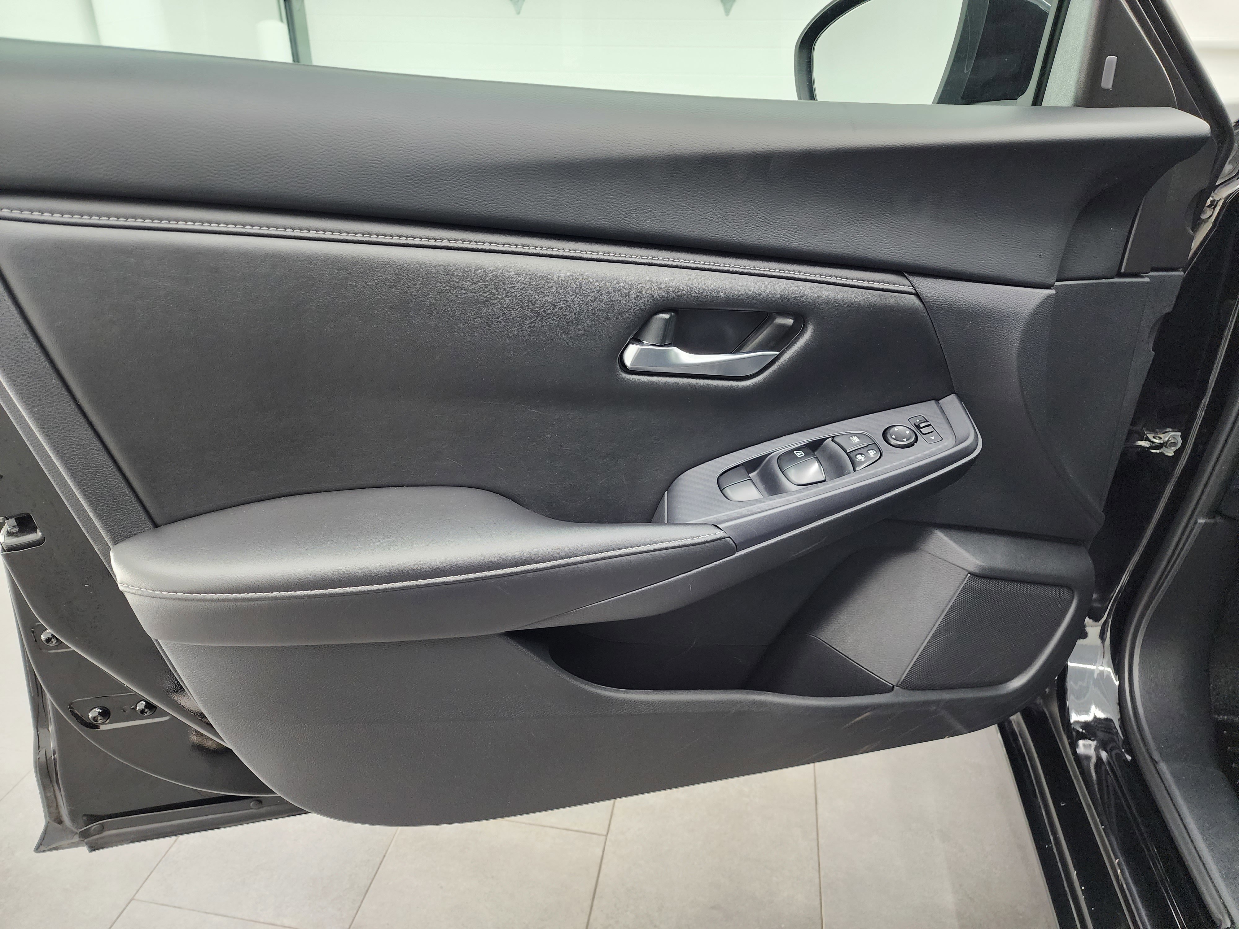 Used 2023 Nissan Sentra SV FWD image 36