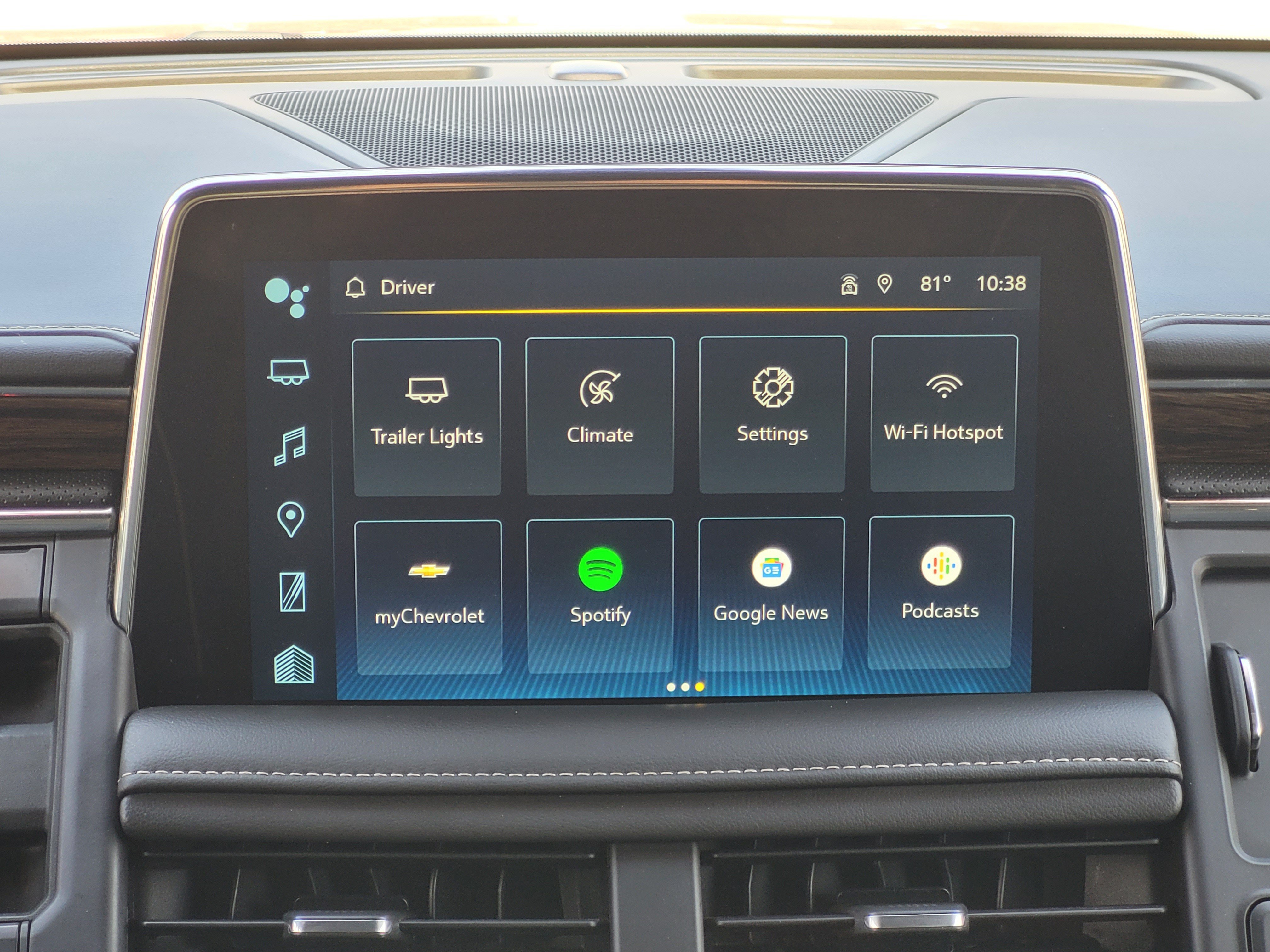 Used 2022 Chevrolet Suburban Premier AWD/4WD image 16