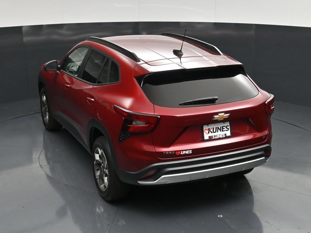Used 2025 Chevrolet Trax LT w/ LT Convenience Package FWD image 48