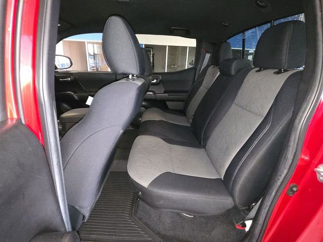 Used 2022 Toyota Tacoma TRD Off-Road w/ Technology Package image 21