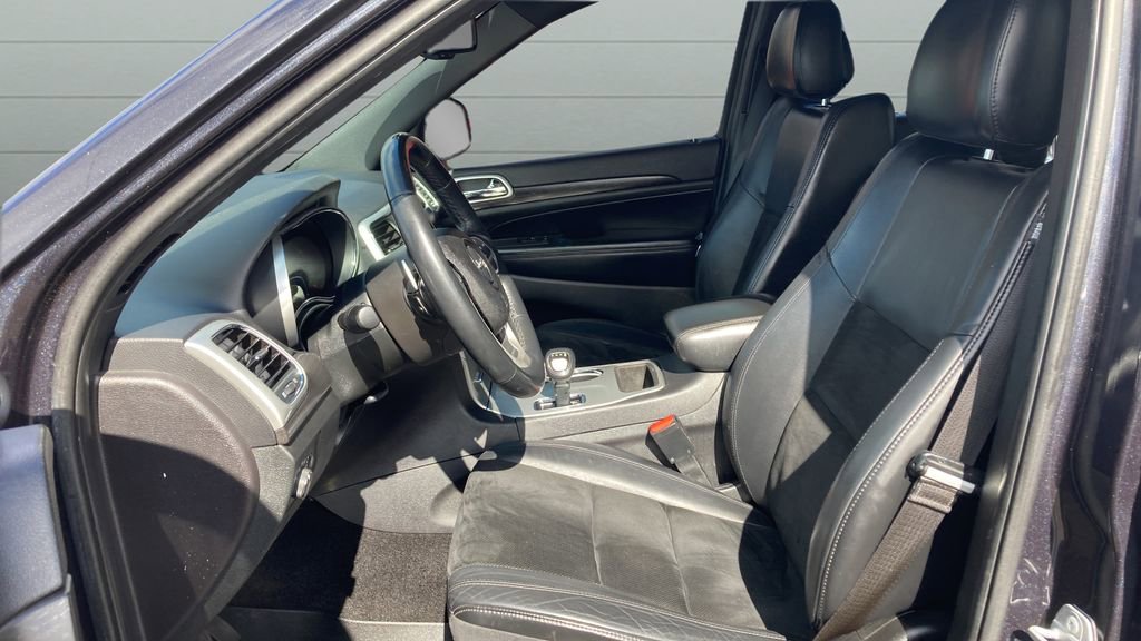 Used 2015 Jeep Grand Cherokee Altitude AWD/4WD image 9