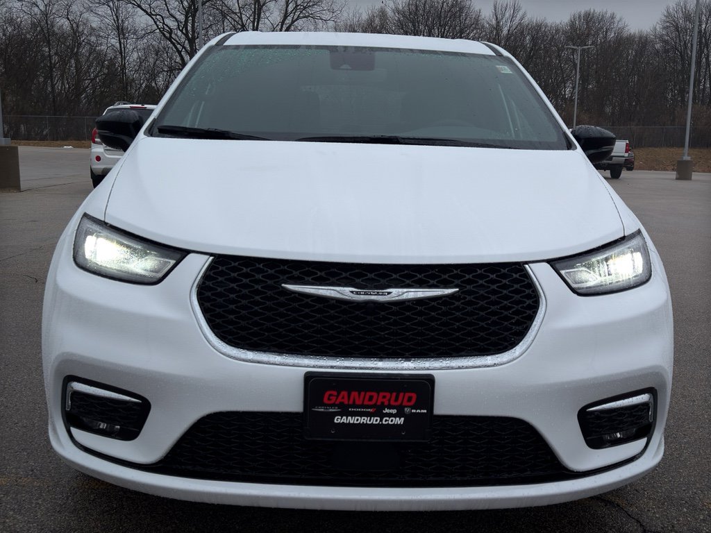 New 2026 Chrysler Pacifica Select FWD image 3