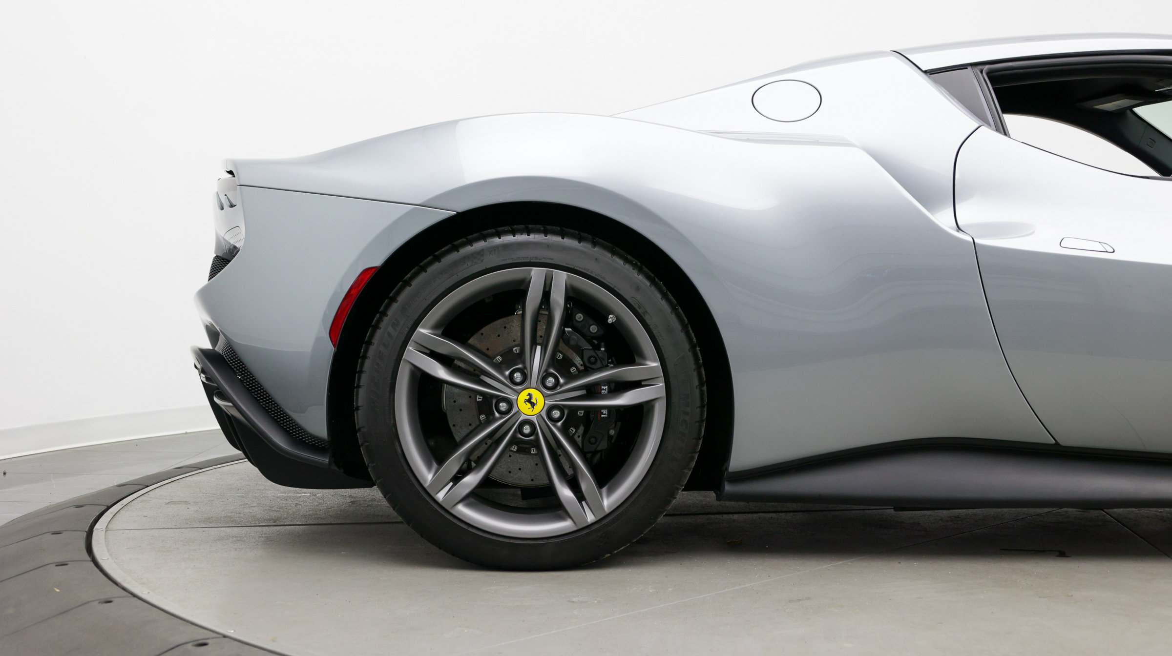 Used 2022 Ferrari 296 GTB RWD image 11