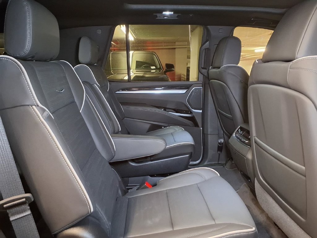 New 2026 Cadillac Escalade Sport AWD/4WD image 17