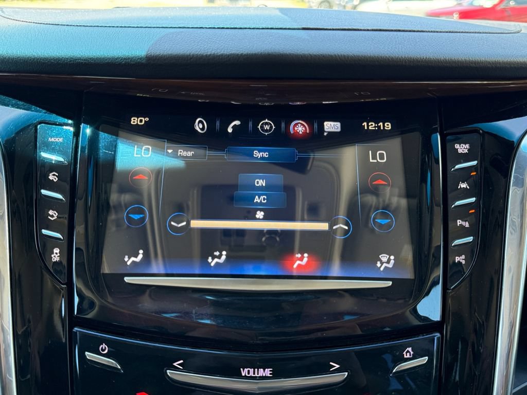 Used 2017 Cadillac Escalade Luxury AWD/4WD image 16