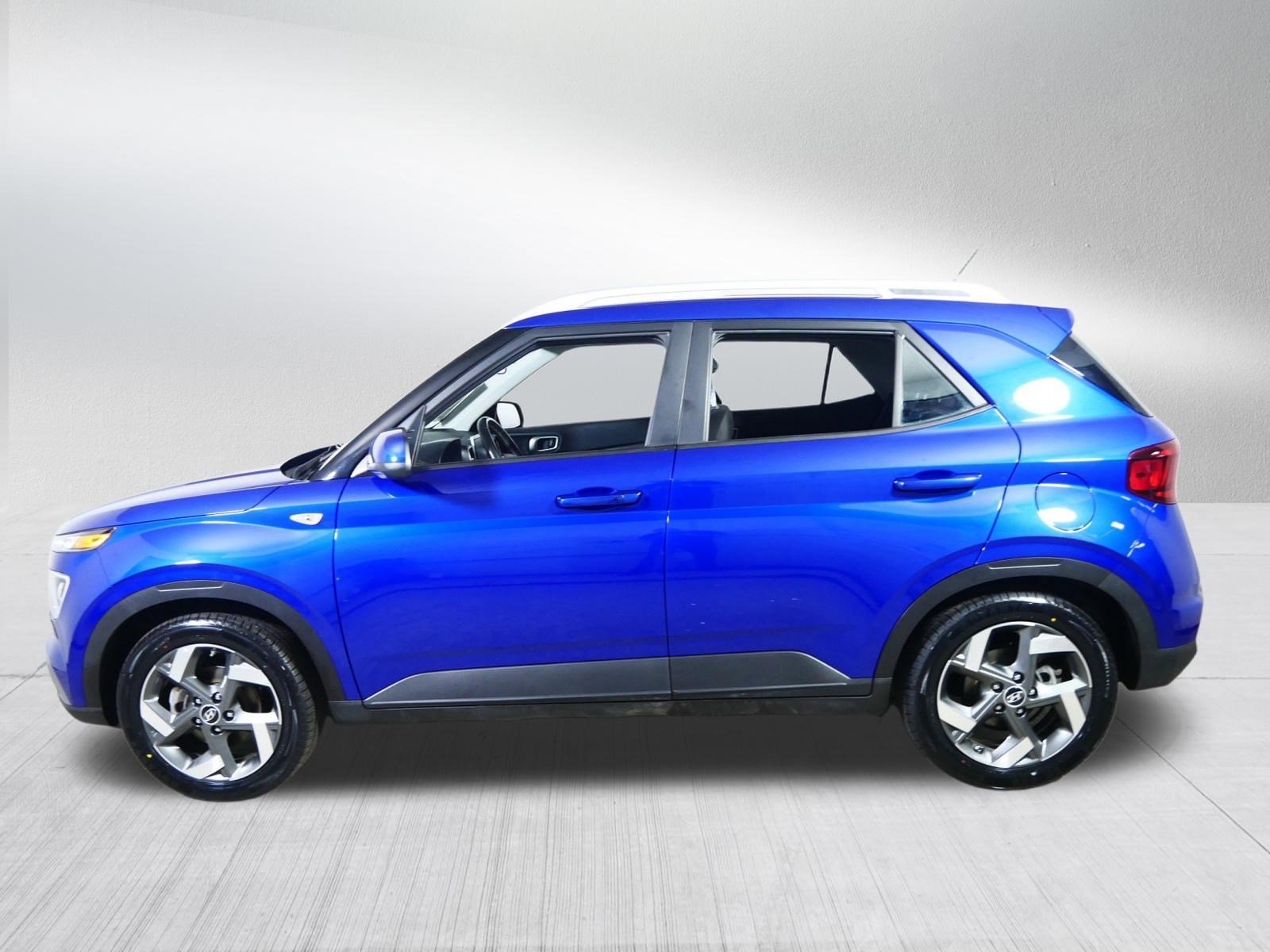 Used 2024 Hyundai Venue SEL image 4
