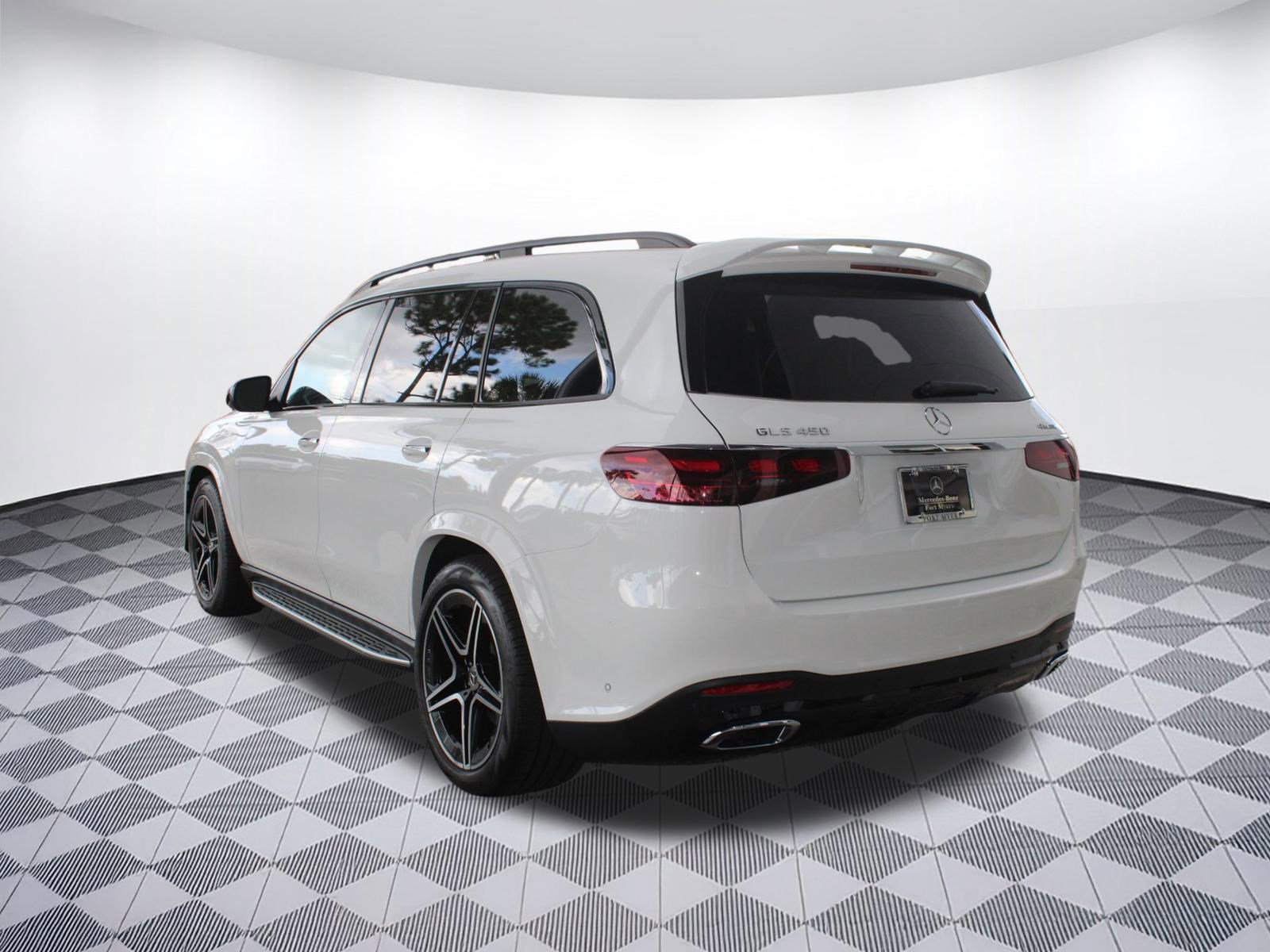New 2026 Mercedes-Benz GLS 450 4MATIC image 3