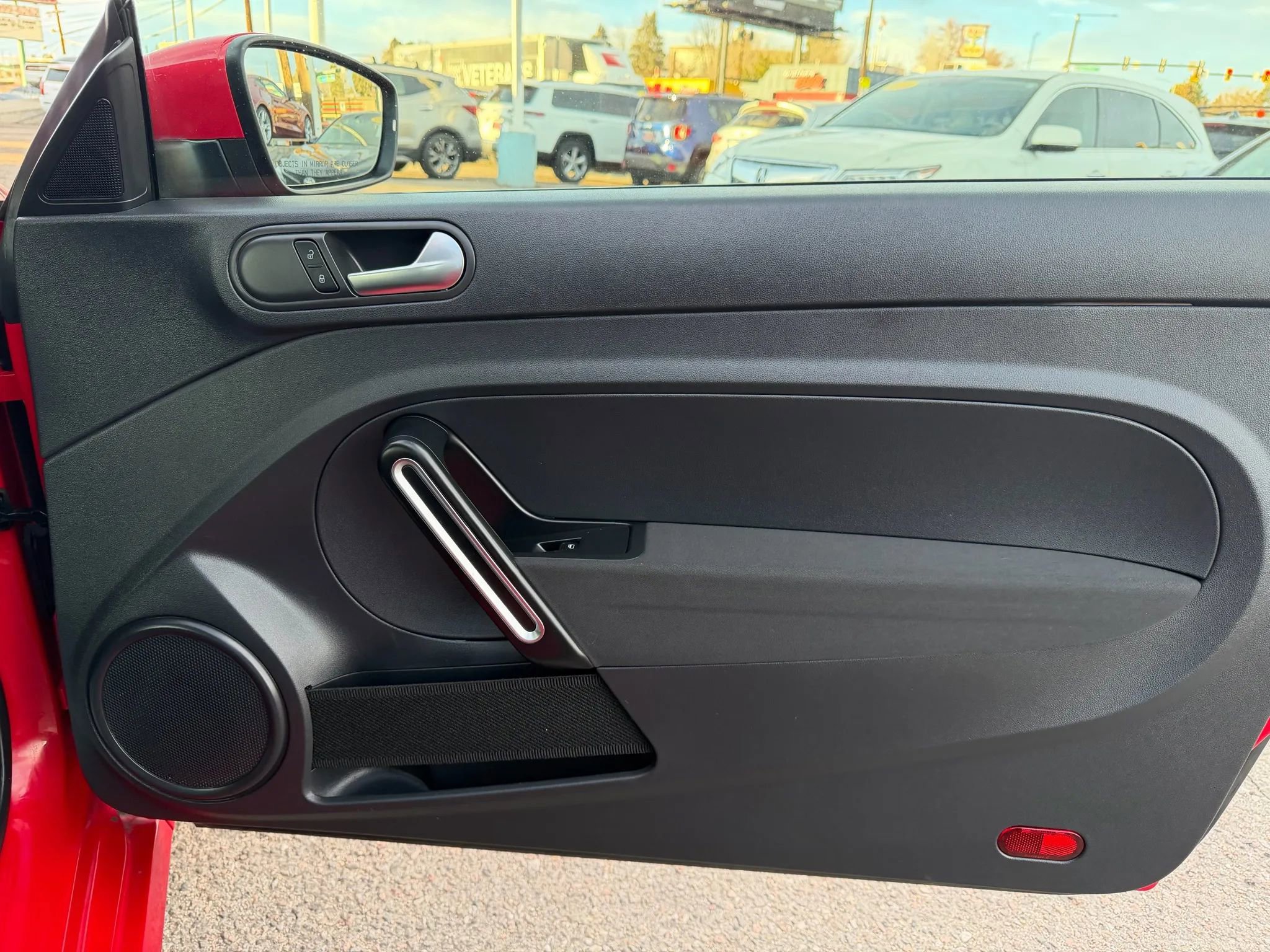 Used 2018 Volkswagen Beetle 2.0T S w/ Style & Comfort Package For S image 16