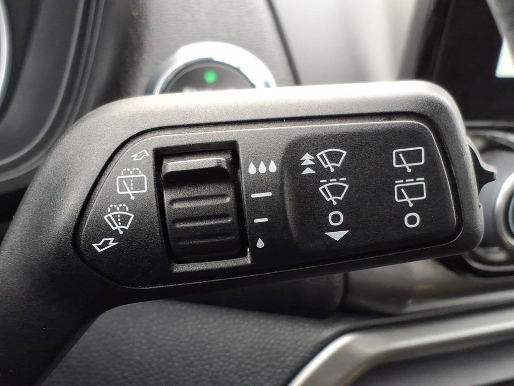 Used 2020 Ford EcoSport SE w/ SE Convenience Package image 24