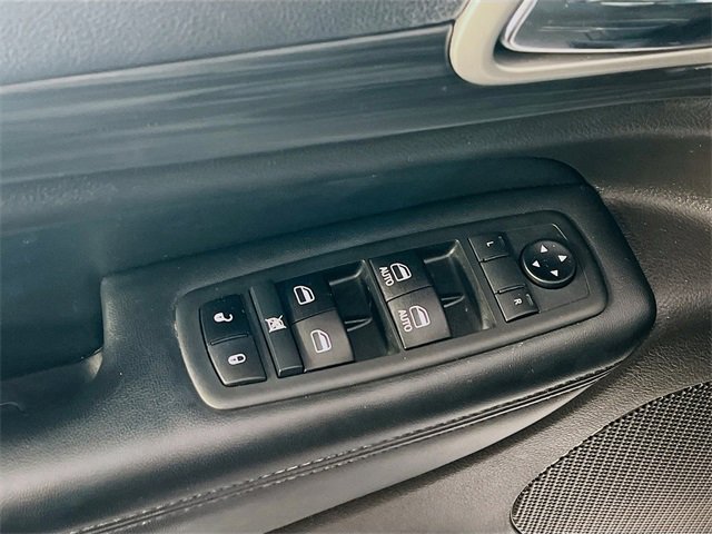 Used 2021 Jeep Grand Cherokee Laredo X image 11