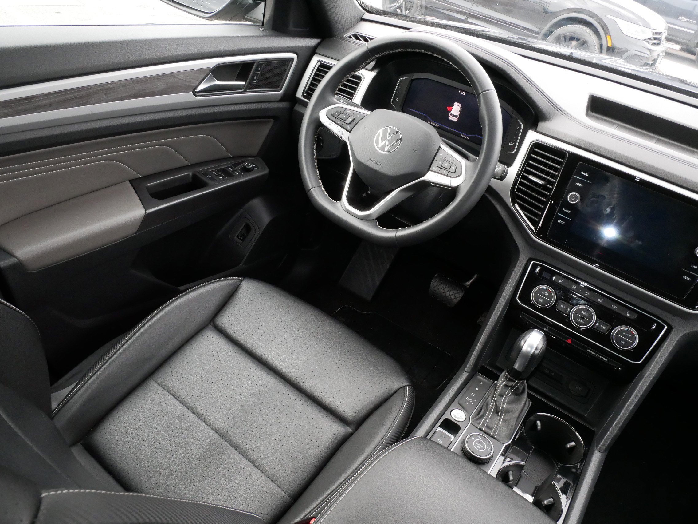 Certified 2023 Volkswagen Atlas Cross Sport SE image 9