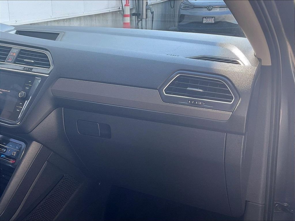 Used 2024 Volkswagen Tiguan SE AWD/4WD image 13
