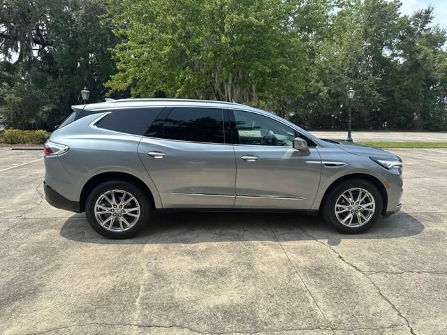 Used 2023 Buick Enclave Essence w/ Experience Buick Package FWD image 3