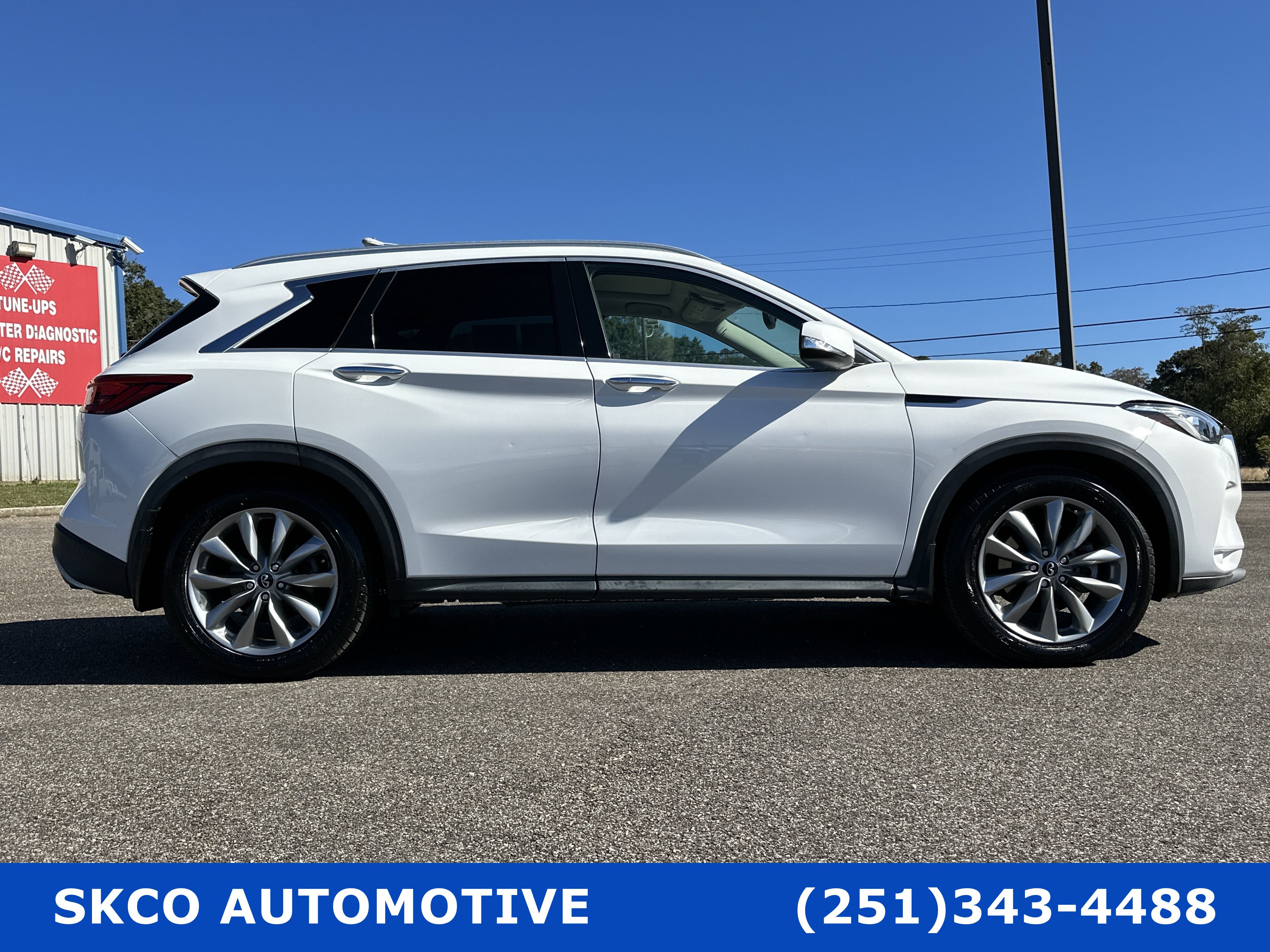 Used 2019 INFINITI QX50 Luxe w/ Navigation Package image 6