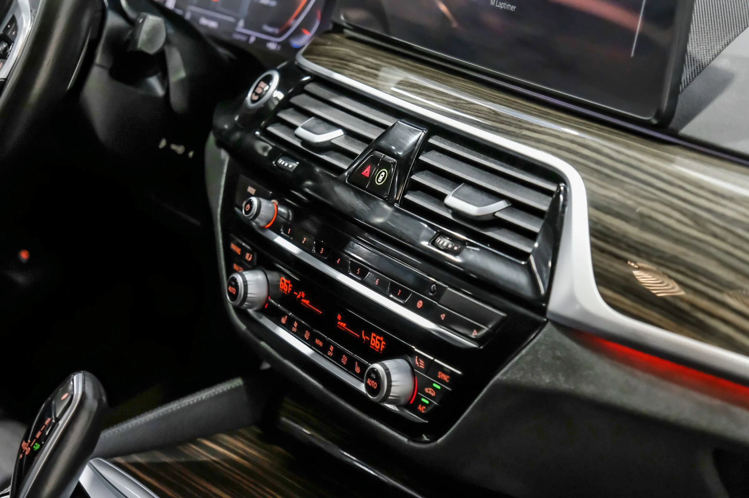 Used 2022 BMW 540i w/ M Sport Package RWD image 31