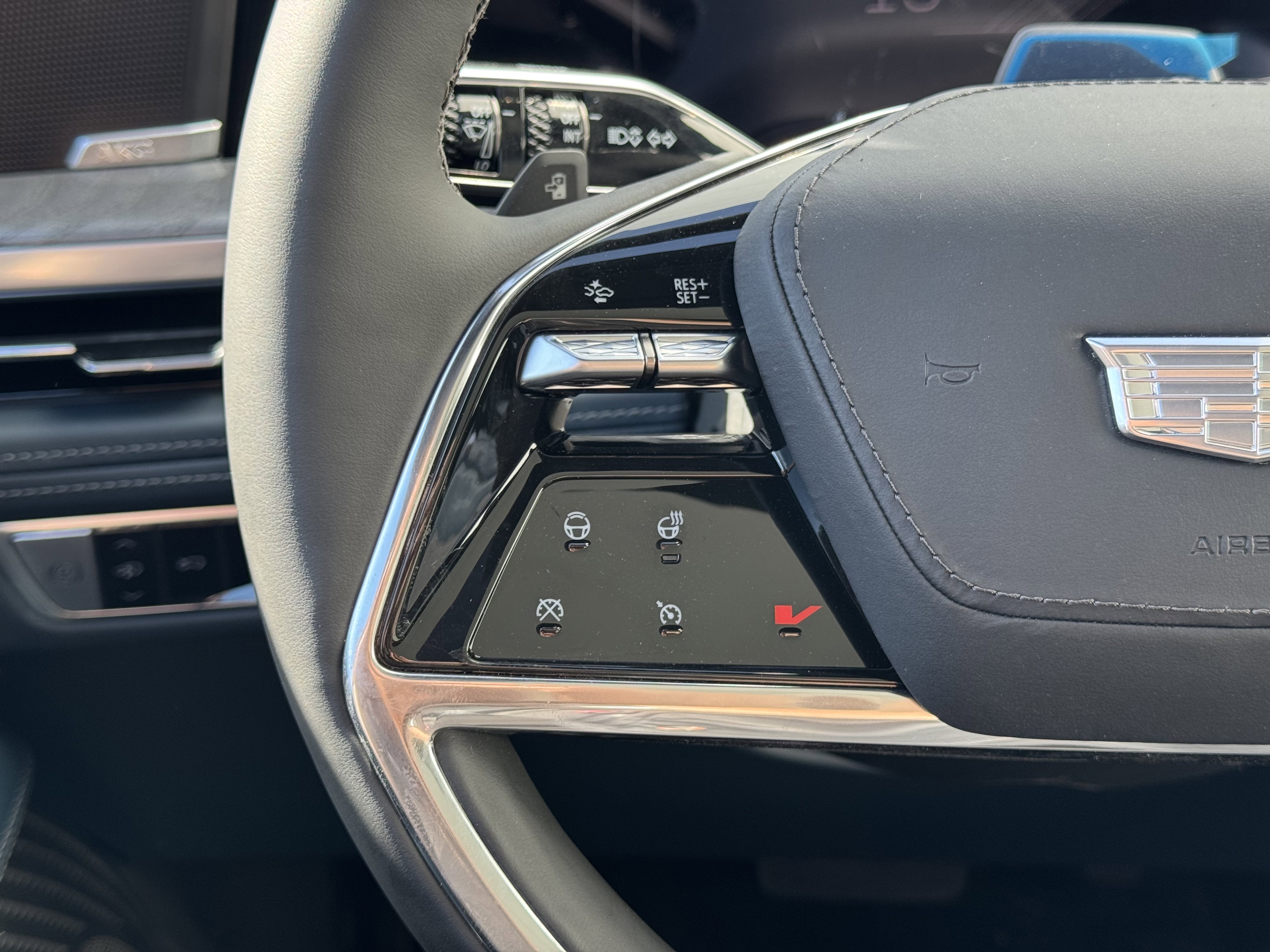 New 2025 Cadillac Escalade IQ Sport 2 w/ LPO, Premium Carpet Package image 17