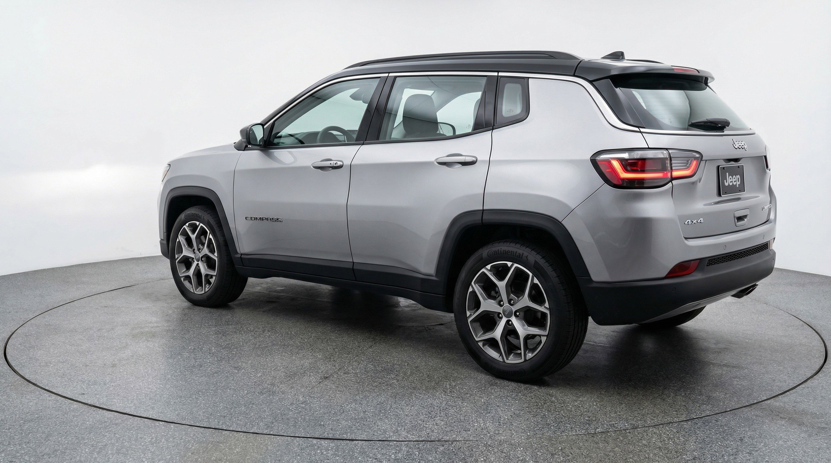 Used 2025 Jeep Compass Limited image 6