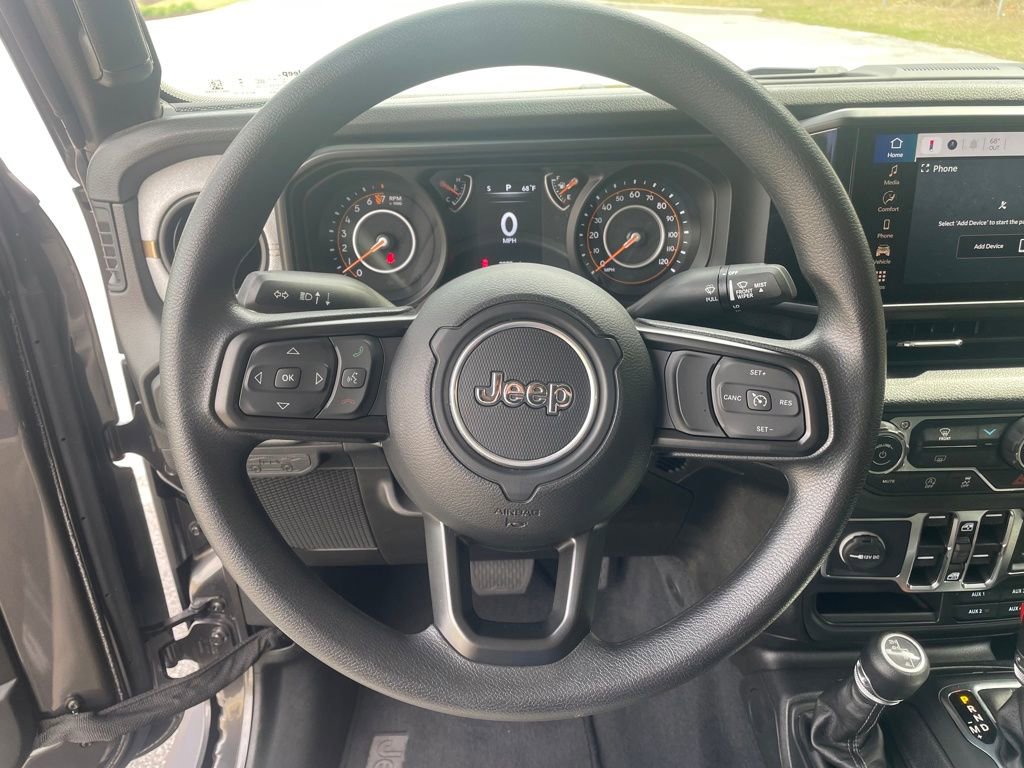 Used 2025 Jeep Gladiator Sport image 12