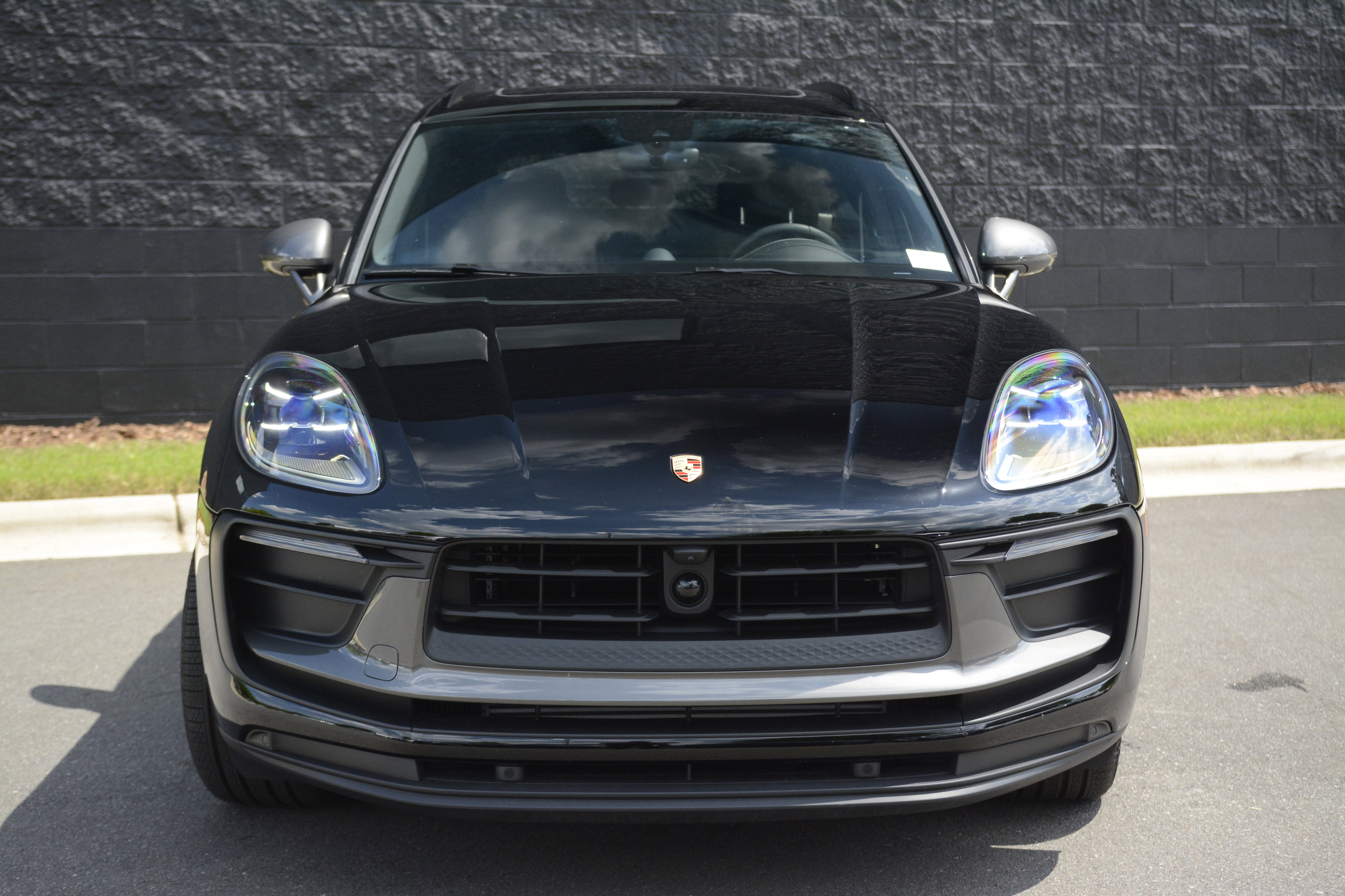Certified 2026 Porsche Macan Turbo AWD/4WD image 10