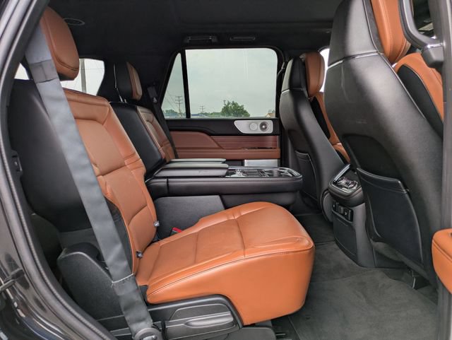 Used 2019 Lincoln Navigator Reserve AWD/4WD image 25