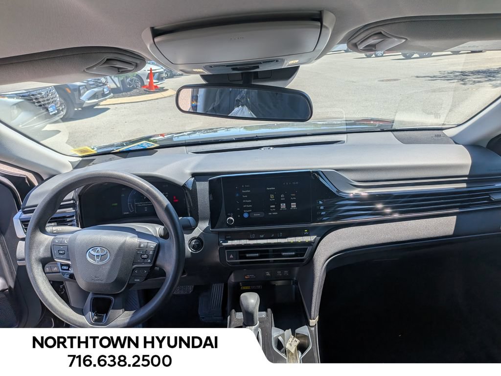 Used 2025 Toyota Camry LE AWD/4WD image 6
