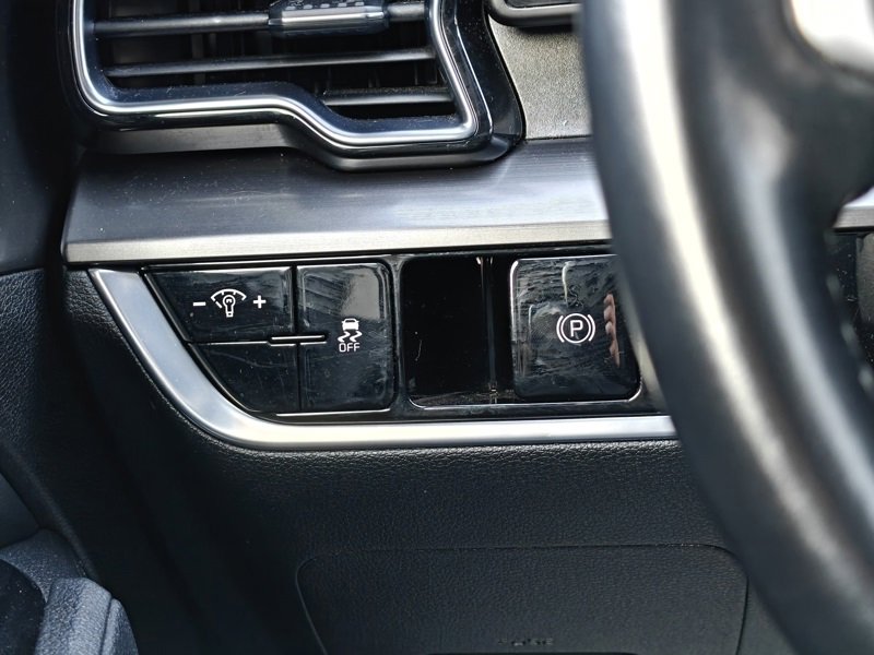 Used 2023 Kia Sportage EX image 18