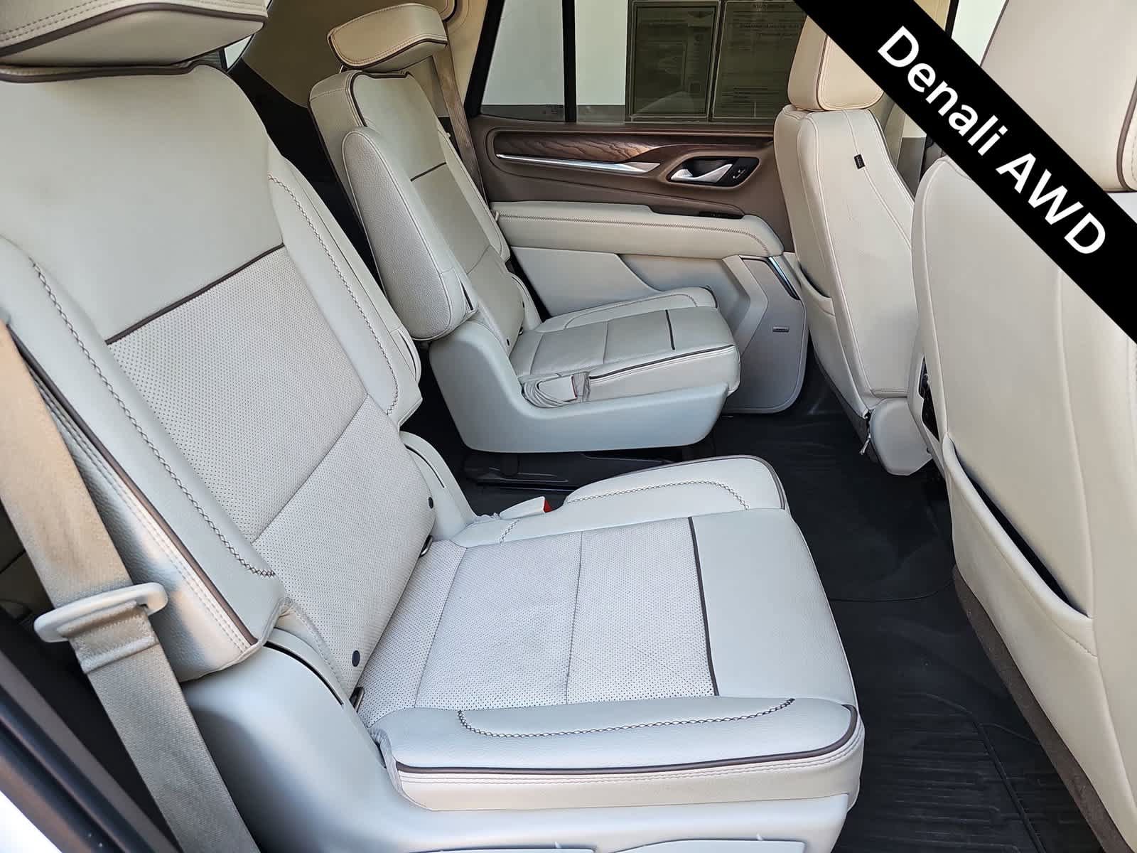 Used 2021 GMC Yukon Denali w/ Denali Premium Package AWD/4WD image 17