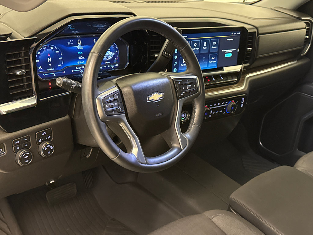 Used 2023 Chevrolet Silverado 1500 LT w/ Z71 Off-Road Package AWD/4WD image 18