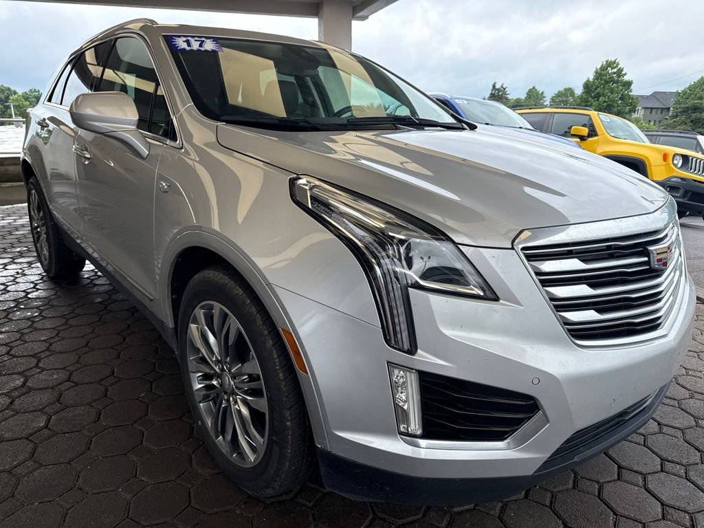 Used 2017 Cadillac XT5 Premium Luxury w/ Advanced Security Package AWD/4WD image 4