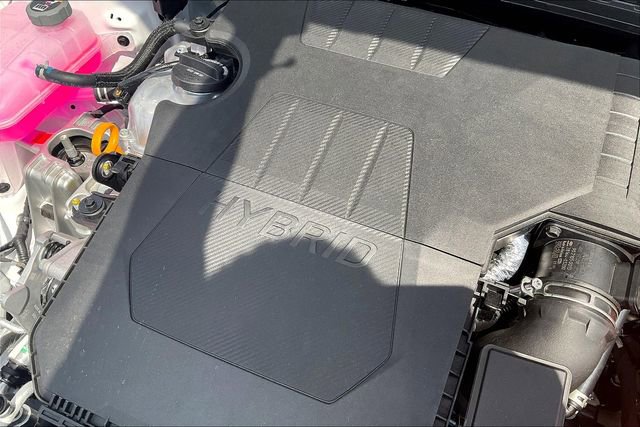 New 2025 Hyundai Elantra Limited image 17