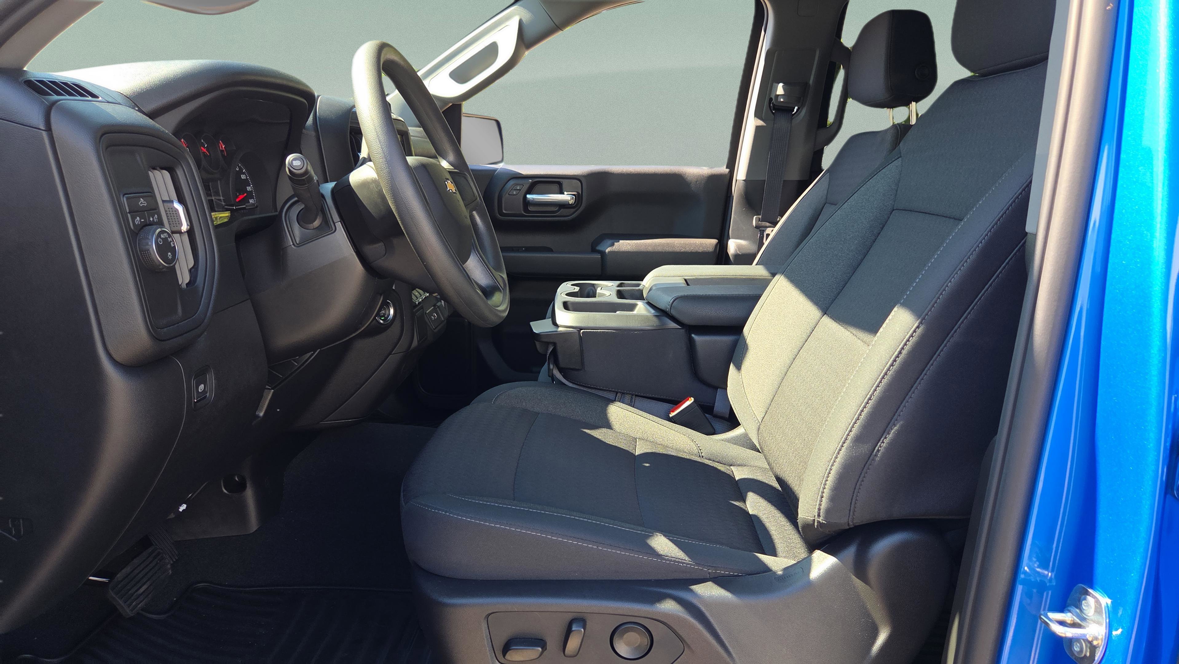 Certified 2026 Chevrolet Silverado 1500 Custom w/ Turbomax Blackout Package image 9