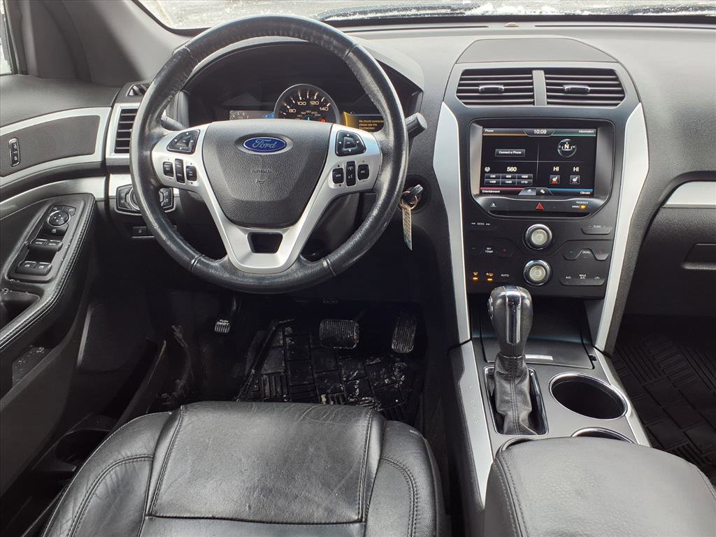 Used 2014 Ford Explorer XLT w/ Equipment Group 202A image 5