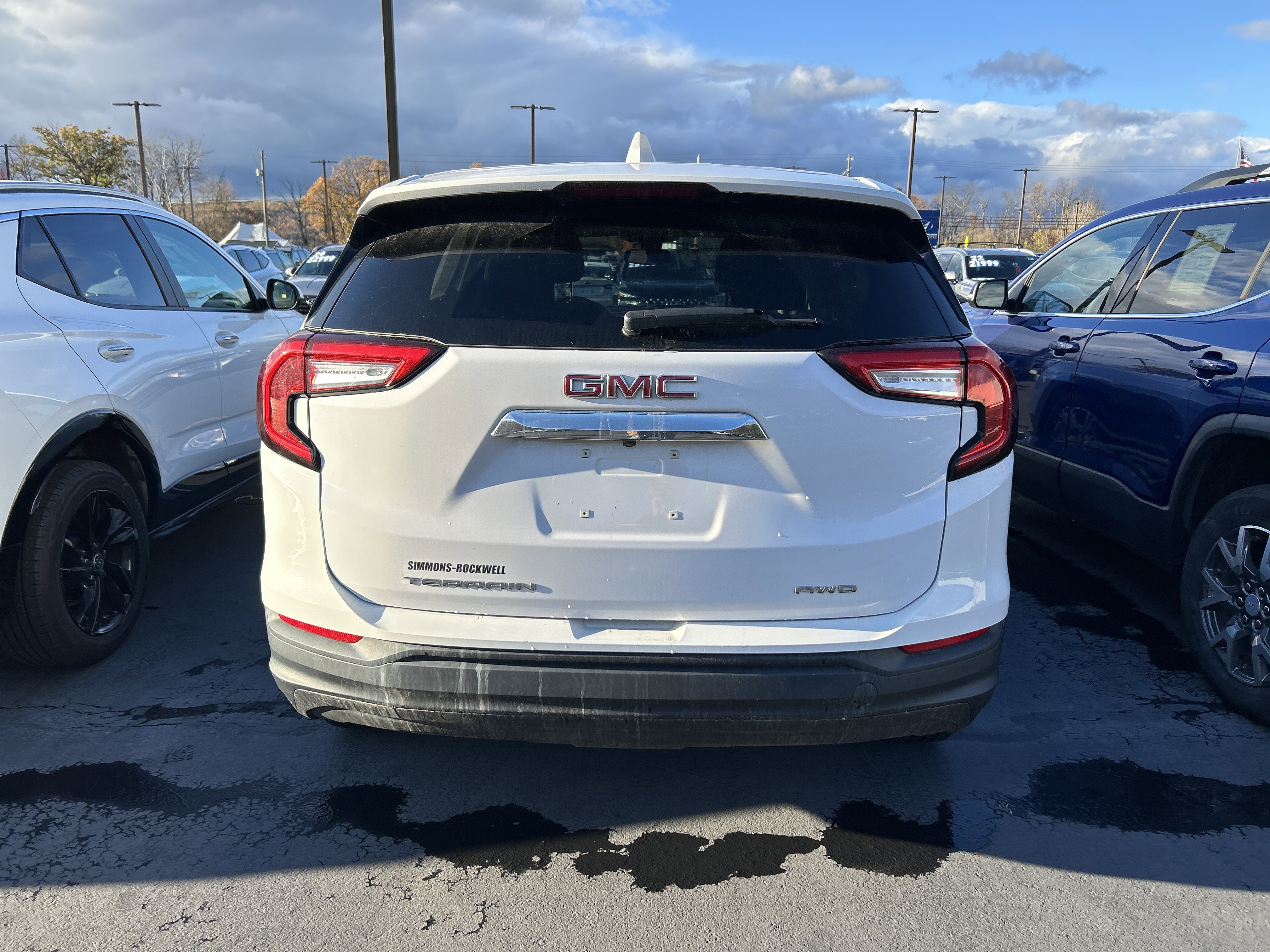 Used 2022 GMC Terrain SLE image 44