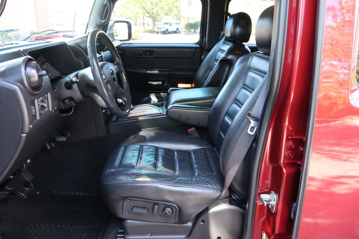 Used 2005 HUMMER H2 SUT w/ Preferred Equipment Group AWD/4WD image 18