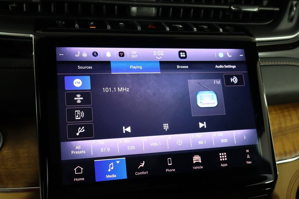 Used 2025 Jeep Grand Cherokee L Summit AWD/4WD image 32