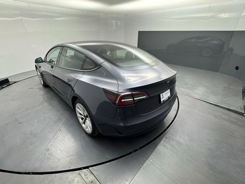Used 2023 Tesla Model 3 Standard Range image 3