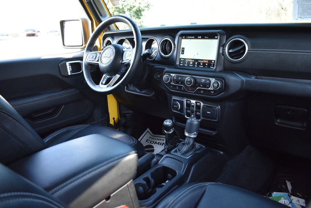 Used 2018 Jeep Wrangler Unlimited Sahara image 33