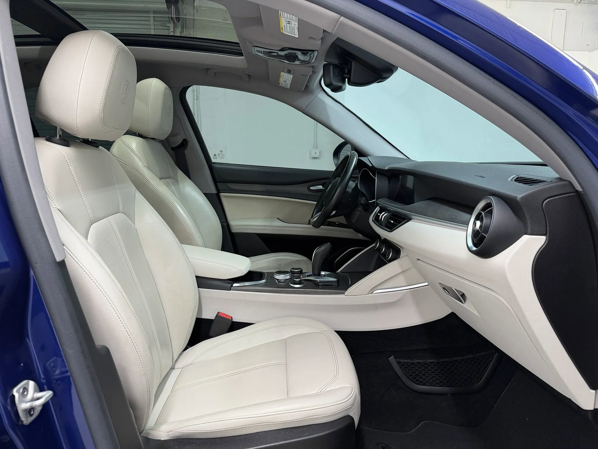 Used 2020 Alfa Romeo Stelvio Ti w/ Nero Edizione AWD/4WD image 11