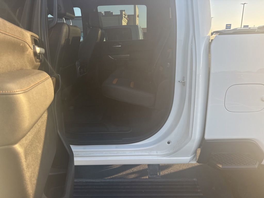 Used 2023 GMC Sierra 2500 AT4 w/ AT4 Premium Plus Package AWD/4WD image 11
