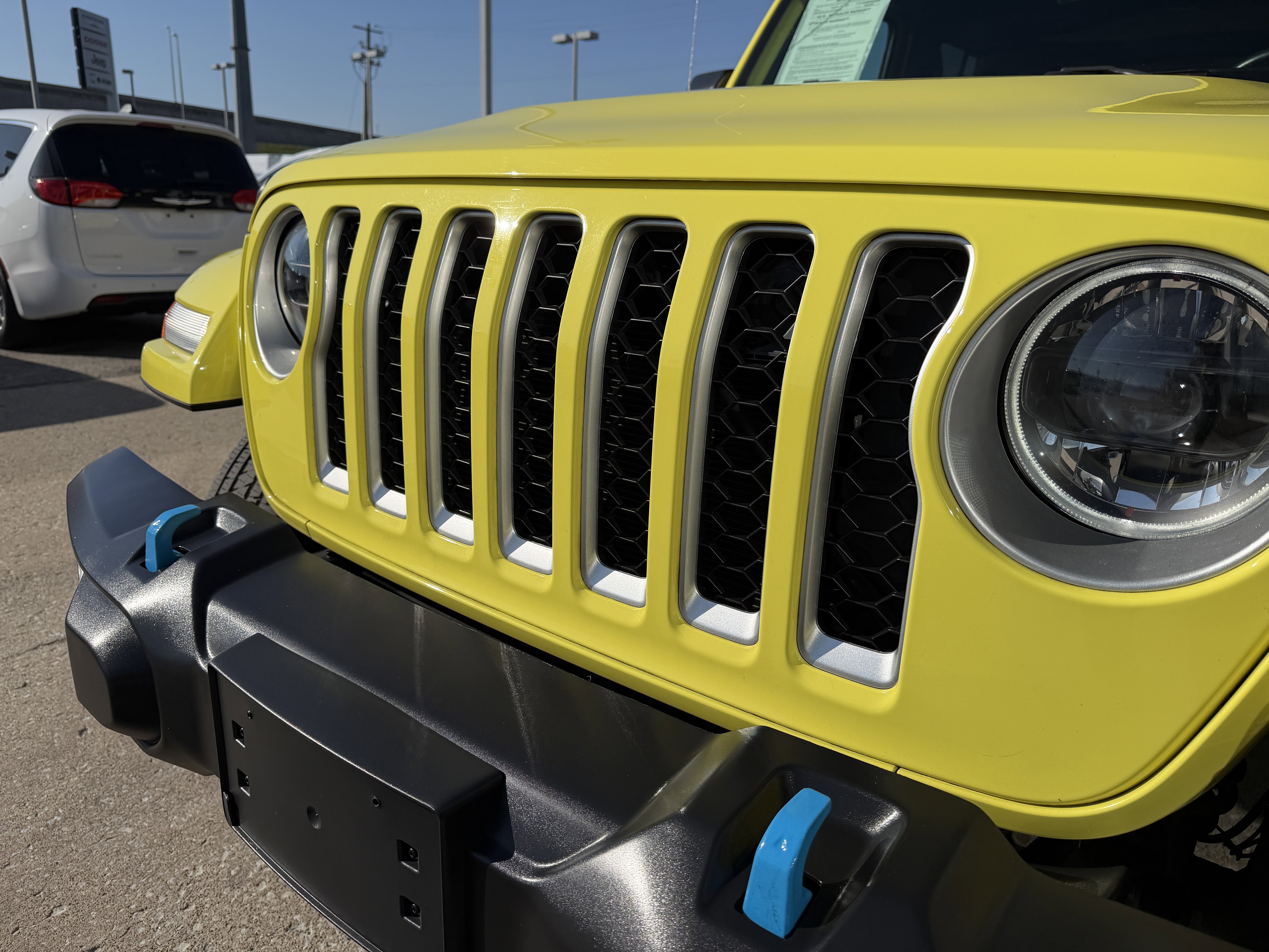 Used 2023 Jeep Wrangler Sahara w/ Cold Weather Group image 25