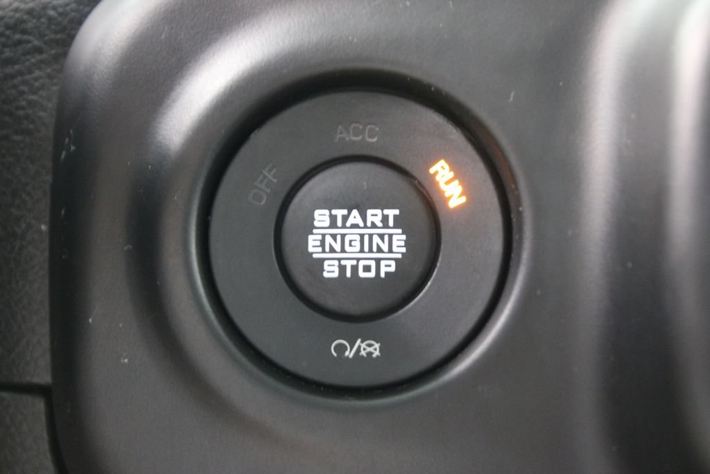 Used 2021 Jeep Wrangler Unlimited Sahara AWD/4WD image 12
