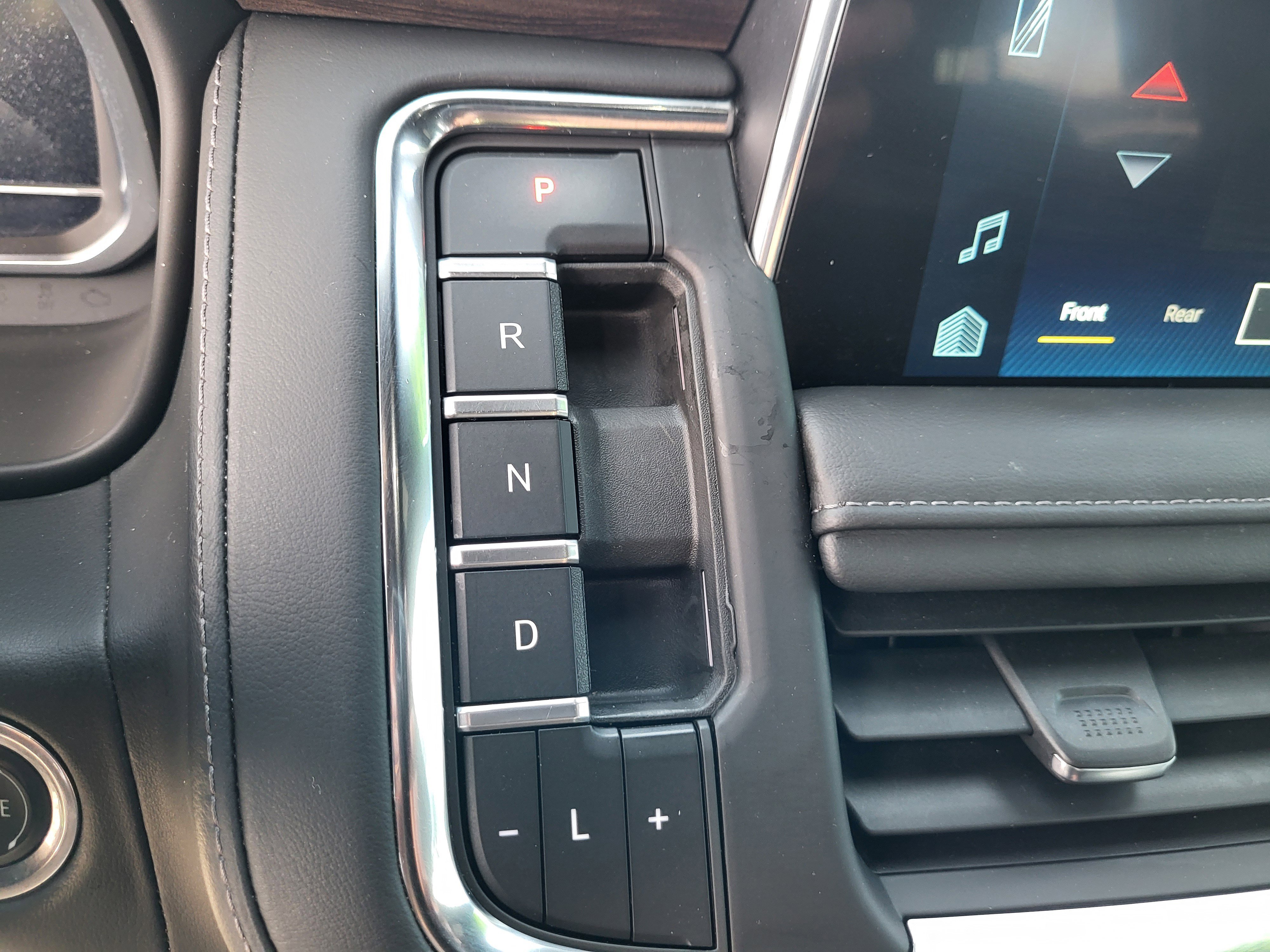 Certified 2023 Chevrolet Tahoe Z71 w/ Luxury Package image 11