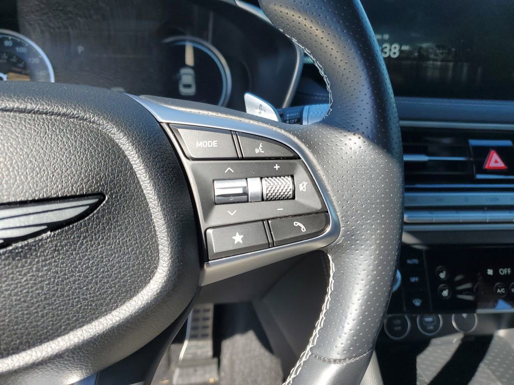 Used 2025 Genesis G70 2.5T w/ Sport Prestige Package image 25