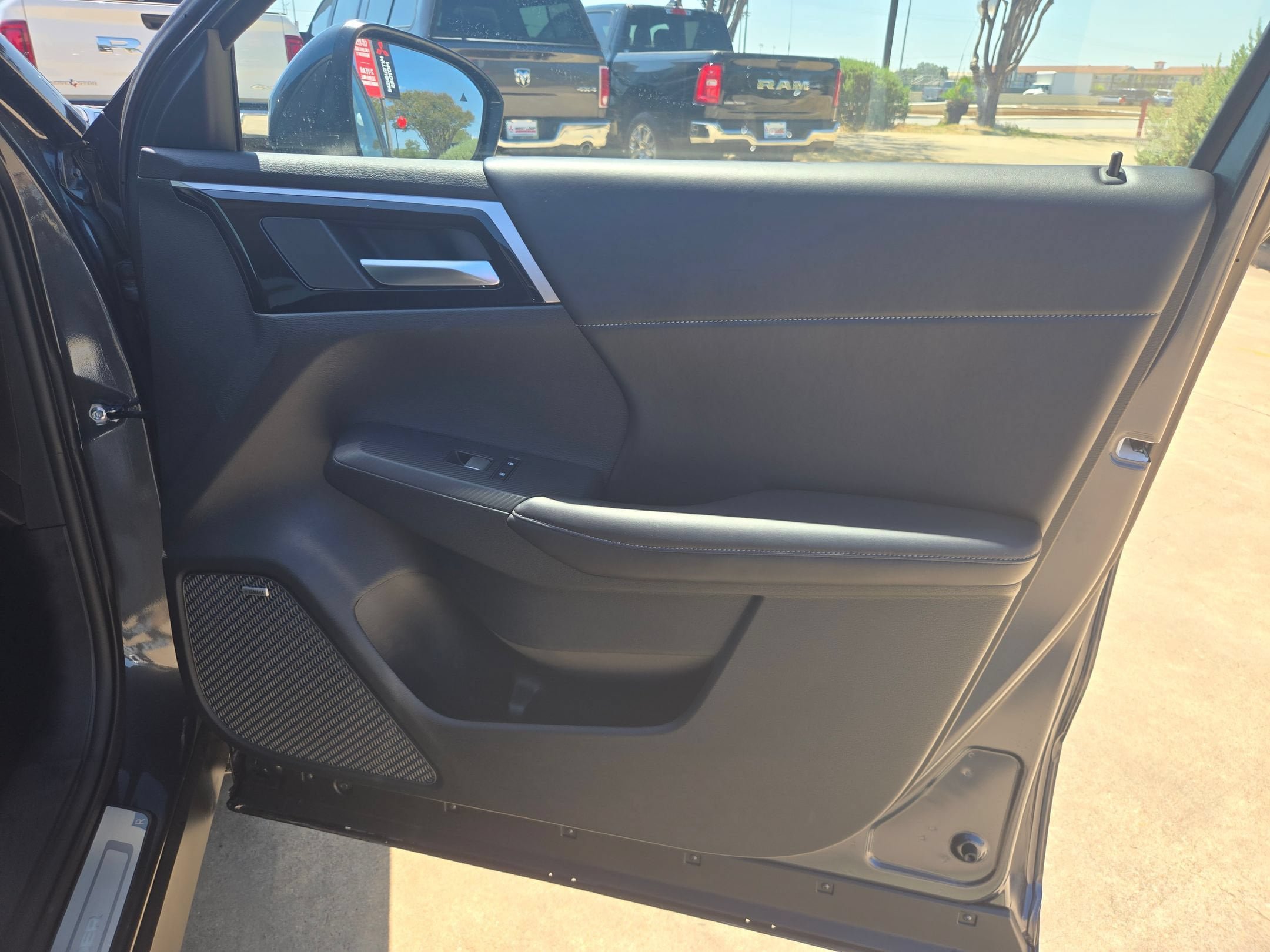 New 2026 Mitsubishi Outlander SE FWD image 23